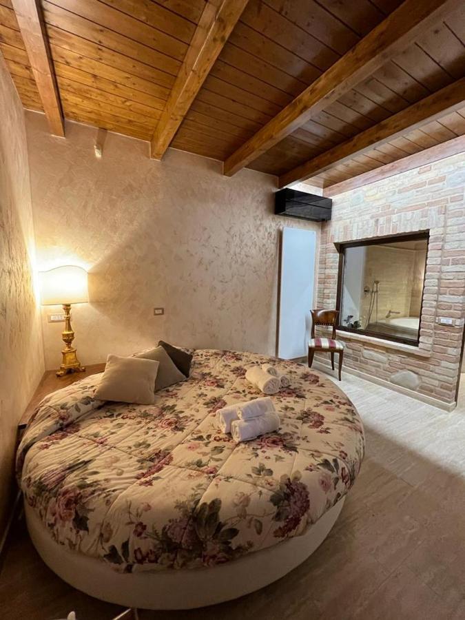 Colle Indaco Wine & * Ortezzano