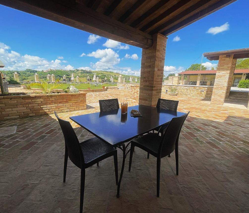 Colle Indaco Wine & Farm stay *